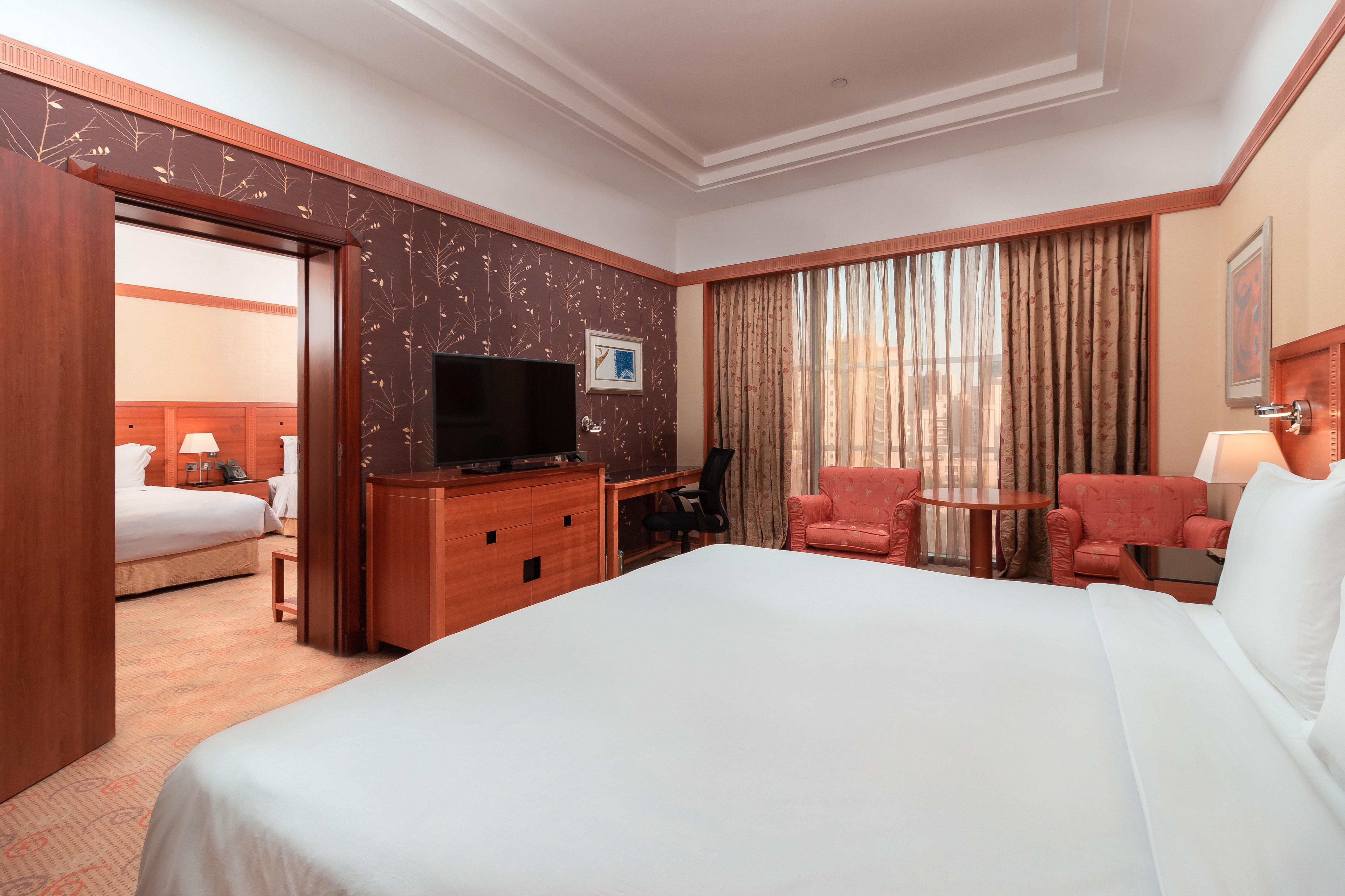 Holiday Inn - Suites Kuwait Salmiya By Ihg Кувейт Екстериор снимка